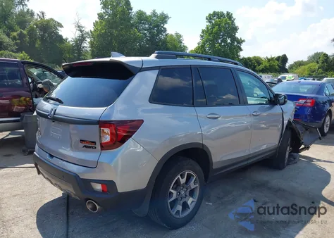 2022 Honda Passport Awd Trailsport z USA, uszkodzony, nr VIN 5FNYF8H64NB023704